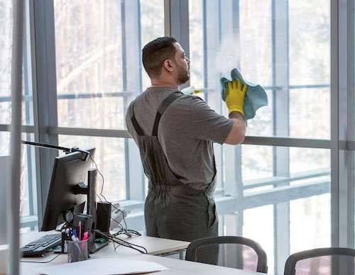 pulizia vetri ufficio